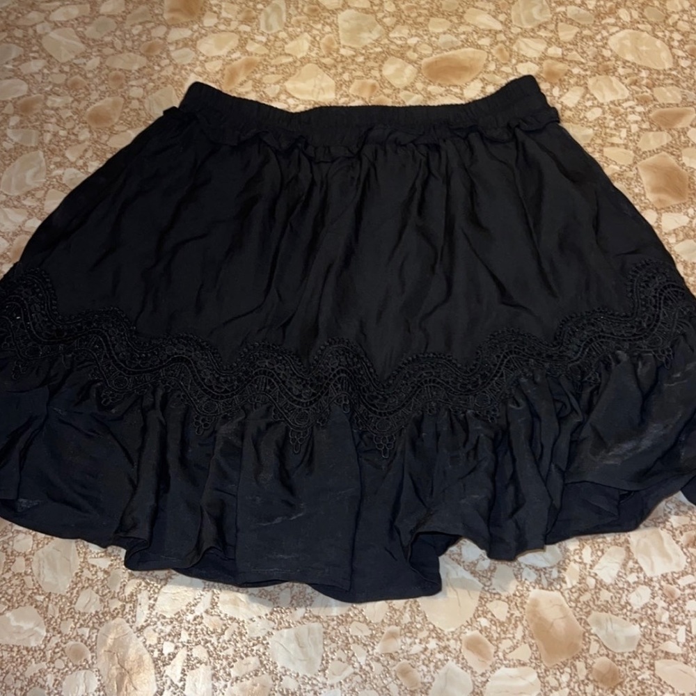 Lack Entro skirt with lace size M